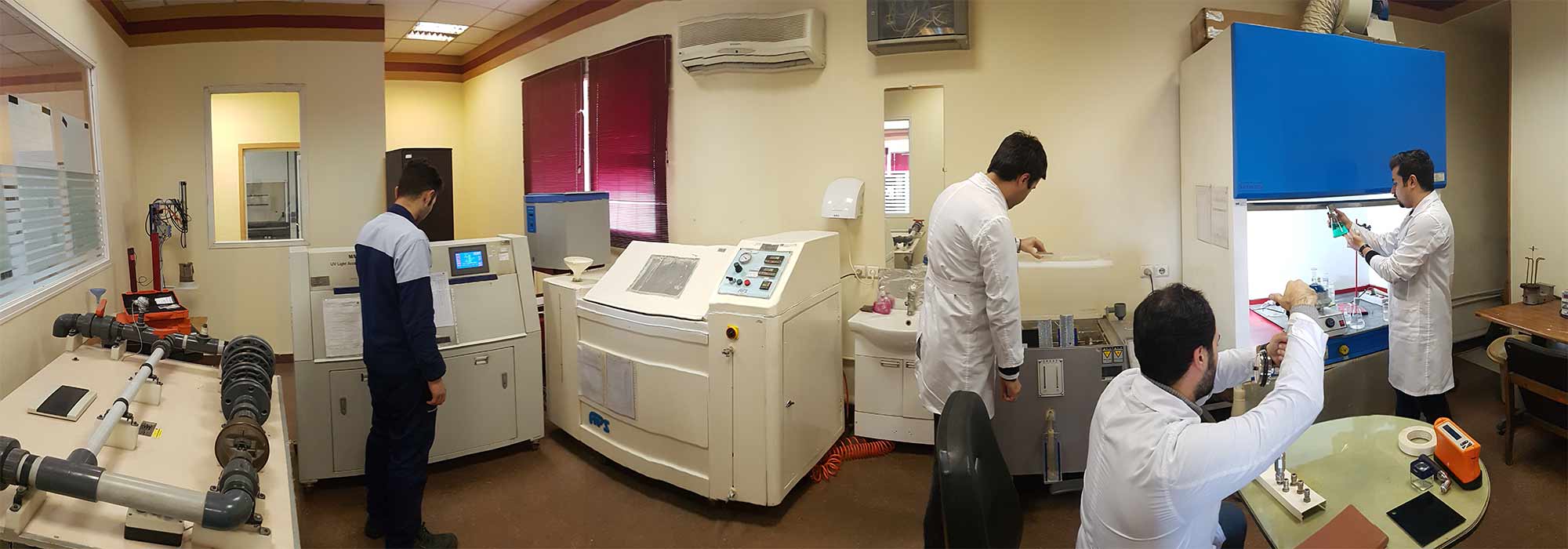 آزمایشگاه تخصصی دکتر پوراکبری,آزمایشگاه میکروبیولوژی,آزمایشگاه غذایی,آزمایشگاه آرایشی و بهداشتی,آزمایشگاه همکار,