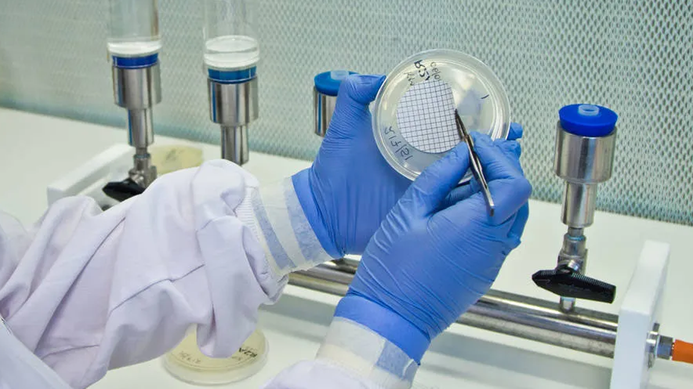 میکروبیولوژی دارویی